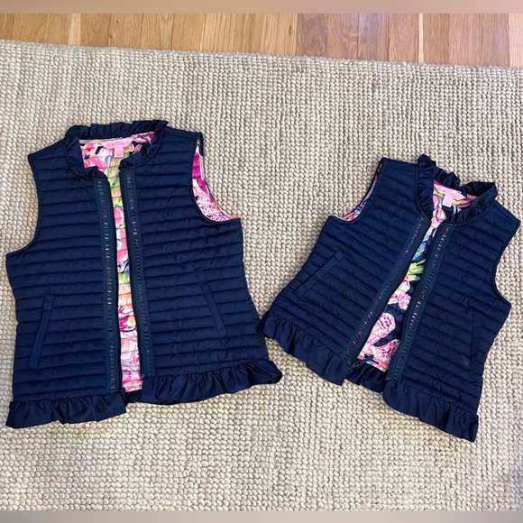 LILLY PULITZER lightweight navy puffer vest Sz. L (8-10) EUC - Picture 5 of 5